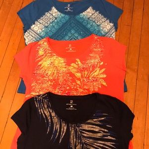 Bundled Ts, size XL.